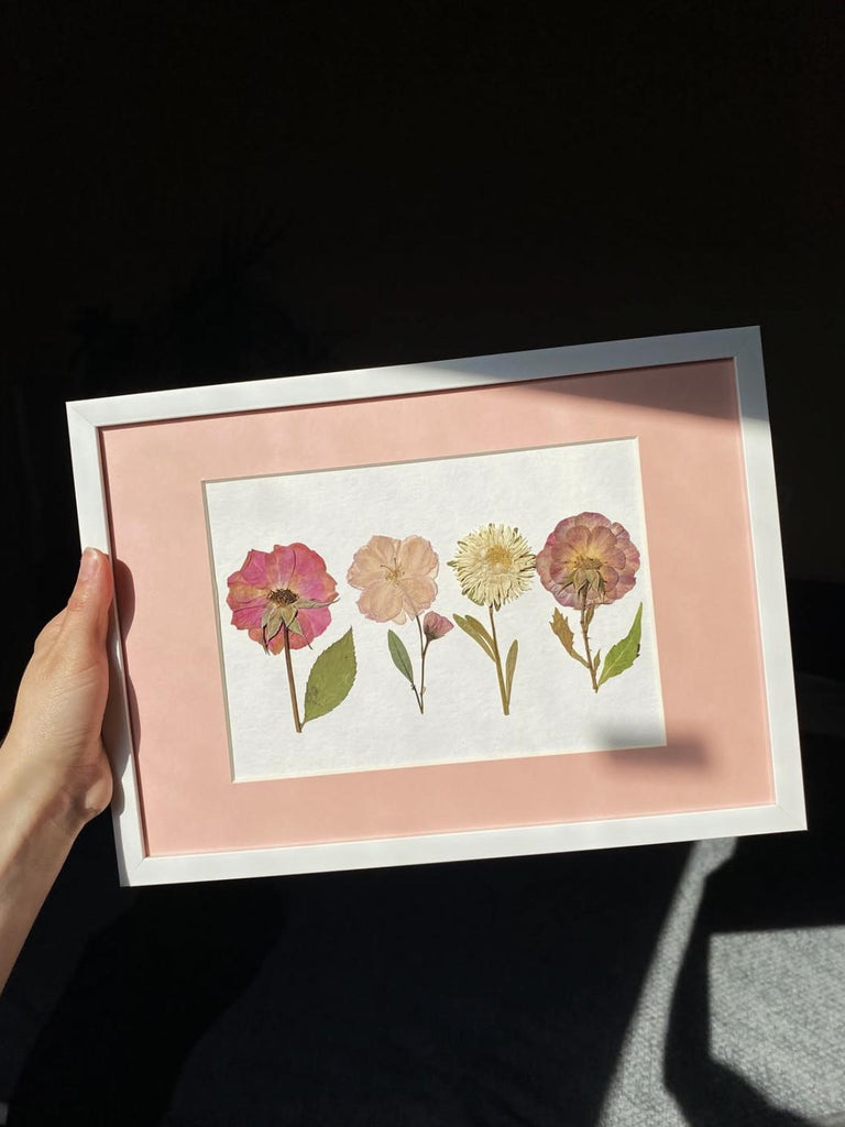 Neutral Still Nature Picture from Dried Flowers – Flowers in Frame, made by Traven