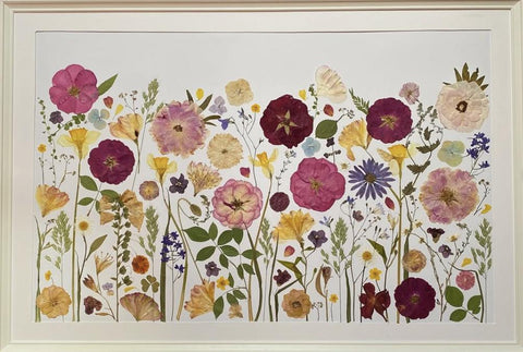 Scandinavian Minimal Picture from Dried Flowers – Still Nature, Flowers in Frame, made by Traven
